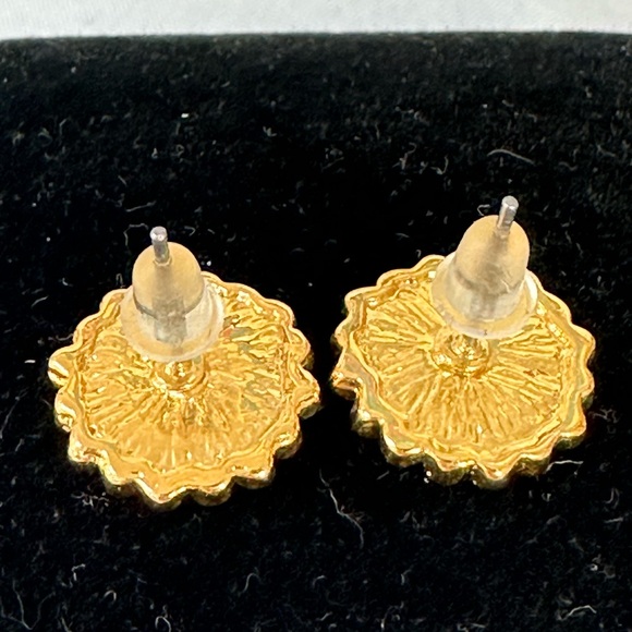 Tiny enameled sunflower earrings - Picture 2 of 4